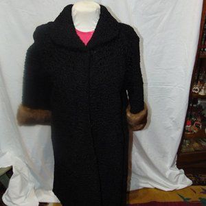 VINTAGE PEARSON LAMBS WOOL AND FUR COAT